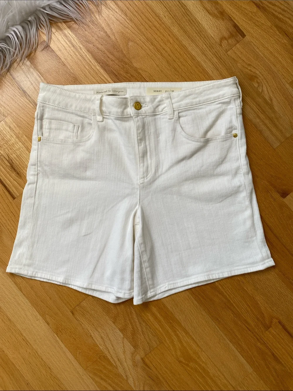 Pilcro Anthropology Creamy White Mid -Rise  5 Pocket Denim Script Shorts - Picture 2 of 11